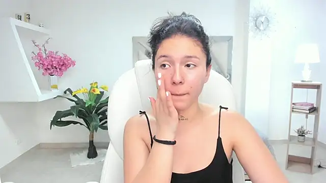 Snapshot of kendaall_jenner_ chatting on February 1, 2025, 4:35 am kendaall jenner online show from February 1, 2025, 4:35 am