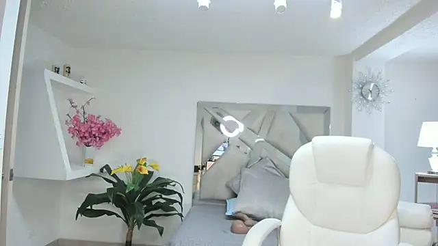 Snapshot of kendaall_jenner_ chatting on February 1, 2025, 10:37 am kendaall jenner online show from February 1, 2025, 10:37 am