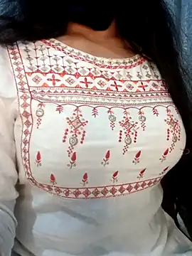 Snapshot of Rina777o chatting on November 7, 2025, 5:35 pm Rina777o online show from November 7, 2025, 5:35 pm