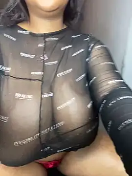 Snapshot of MayaPassion chatting on October 21, 2025, 8:20 pm MayaPassion online show from October 21, 2025, 8:20 pm