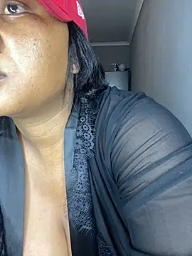 Snapshot of MayaPassion chatting on November 6, 2025, 6:42 pm MayaPassion online show from November 6, 2025, 6:42 pm