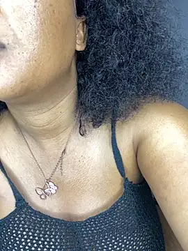 Snapshot of MayaPassion chatting on November 10, 2025, 6:34 am MayaPassion online show from November 10, 2025, 6:34 am