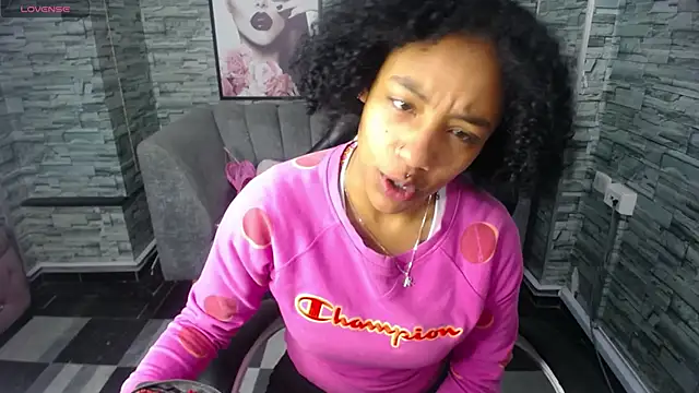 Violeth b online show from October 2, 2025, 12:45 pm