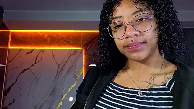 Violeth b online show from October 27, 2025, 12:42 pm