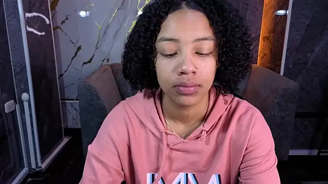 Violeth b online show from October 28, 2025, 12:52 pm