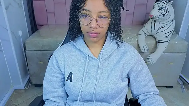 Violeth b online show from March 5, 2026, 12:45 pm