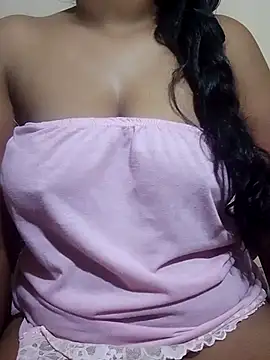 Snapshot of Diwya69 chatting on October 22, 2025, 5:45 pm Diwya69 online show from October 22, 2025, 5:45 pm