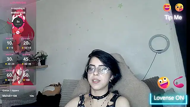 Snapshot of LisandreLaVenale chatting on January 1, 2025, 2:19 am LisandreLaVenale online show from January 1, 2025, 2:19 am