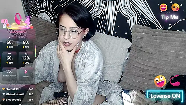 Snapshot of LisandreLaVenale chatting on March 5, 2025, 12:49 am LisandreLaVenale online show from March 5, 2025, 12:49 am