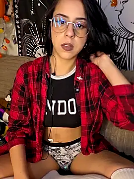 LisandreLaVenale online show from October 5, 2025, 10:40 pm