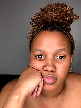 Sego TeeTee online show from October 11, 2025, 6:39 pm