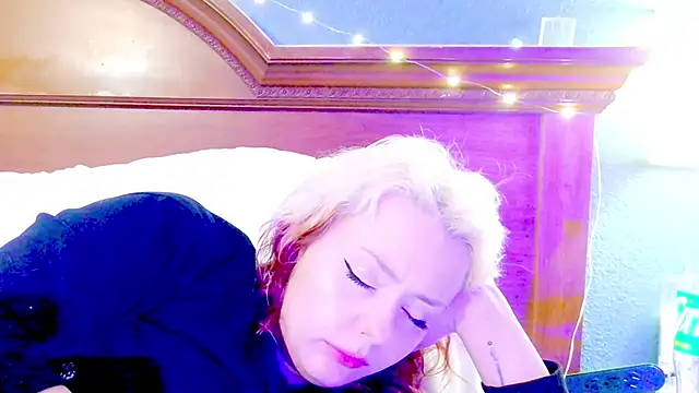 SkarlettRose96 online show from April 23, 2026, 12:45 am