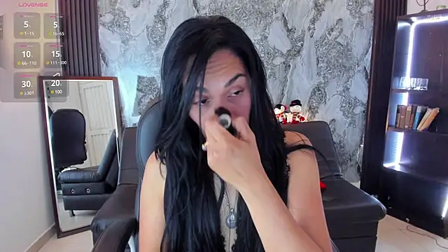 Snapshot of Carlota_milf_30 chatting on December 7, 2024, 6:37 pm Carlota milf 30 online show from December 7, 2024, 6:37 pm