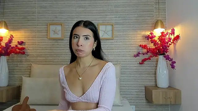 IssabellaLopez online show from September 30, 2025, 11:48 am