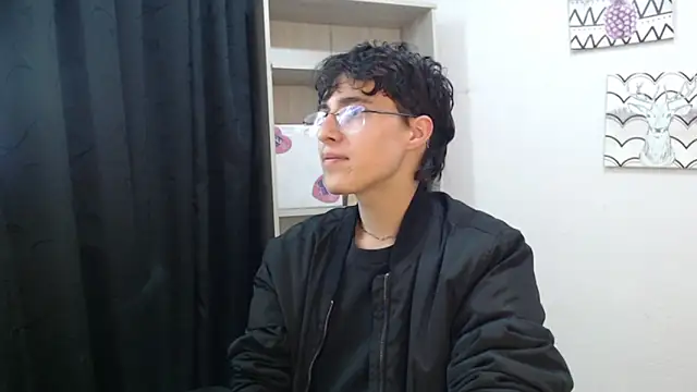 Snapshot of Jeam_hot chatting on December 21, 2024, 9:47 pm Jeam hot online show from December 21, 2024, 9:47 pm