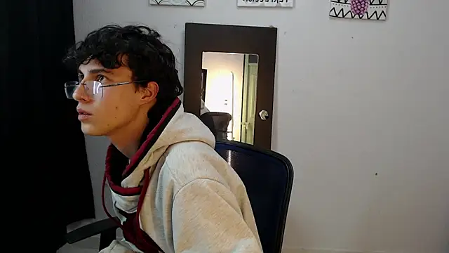 Snapshot of Jeam_hot chatting on January 2, 2025, 10:33 pm Jeam hot online show from January 2, 2025, 10:33 pm