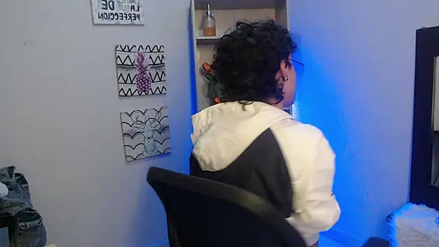 Snapshot of Jeam_hot chatting on January 12, 2025, 1:32 am Jeam hot online show from January 12, 2025, 1:32 am