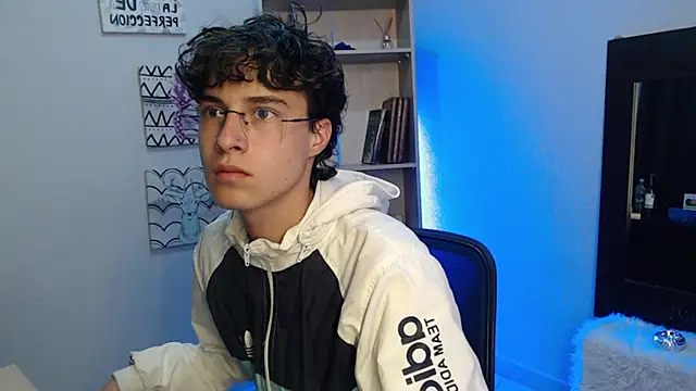 Snapshot of Jeam_hot chatting on January 18, 2025, 9:24 pm Jeam hot online show from January 18, 2025, 9:24 pm