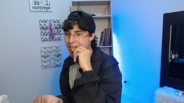 Snapshot of Jeam_hot chatting on January 20, 2025, 9:32 pm Jeam hot online show from January 20, 2025, 9:32 pm