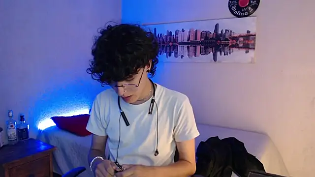 Snapshot of Jeam_hot chatting on February 10, 2025, 7:38 pm Jeam hot online show from February 10, 2025, 7:38 pm