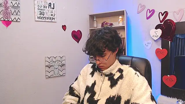 Snapshot of Jeam_hot chatting on March 7, 2025, 1:31 am Jeam hot online show from March 7, 2025, 1:31 am