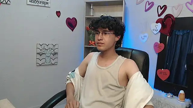 Snapshot of Jeam_hot chatting on March 10, 2025, 8:45 pm Jeam hot online show from March 10, 2025, 8:45 pm