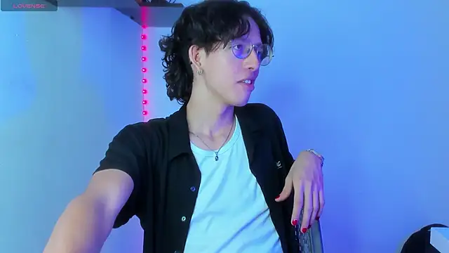 manu vera online show from February 11, 2025, 7:38 pm