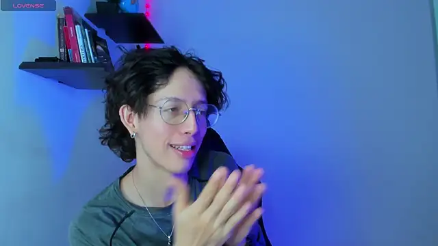 manu vera online show from February 15, 2025, 8:22 pm