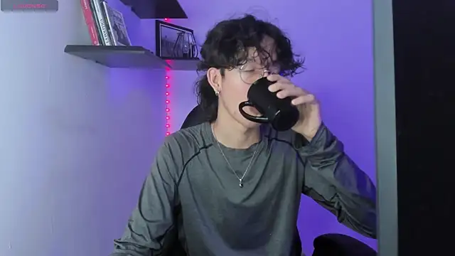 manu vera online show from March 5, 2025, 12:33 pm