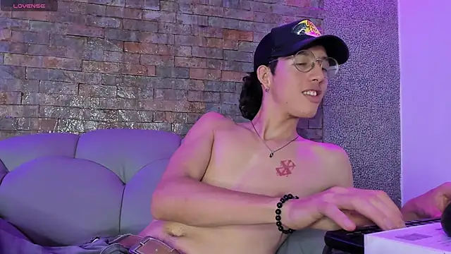 manu vera online show from March 6, 2025, 7:54 pm