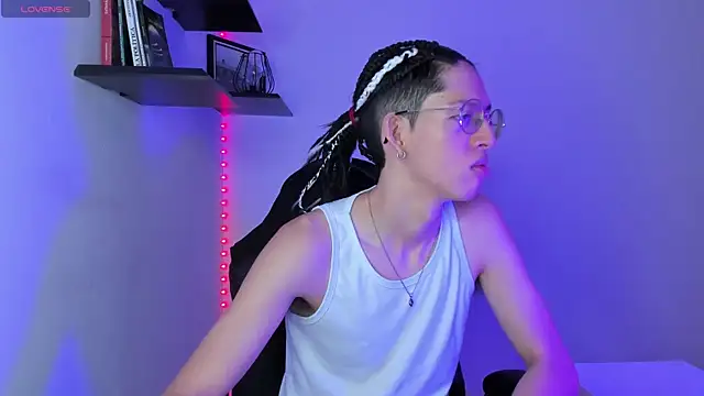 manu vera online show from March 10, 2025, 12:48 pm