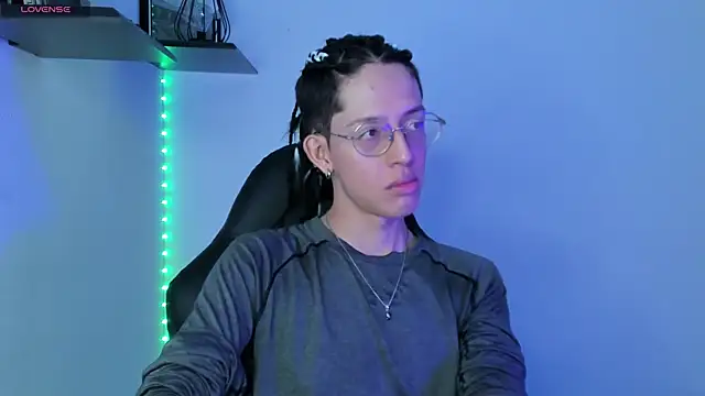 manu vera online show from March 11, 2025, 7:36 pm