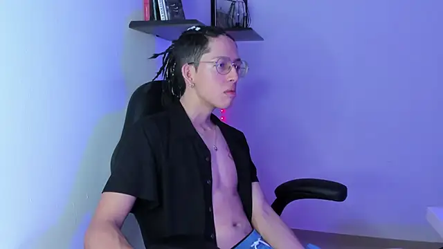 manu vera online show from March 13, 2025, 7:39 pm