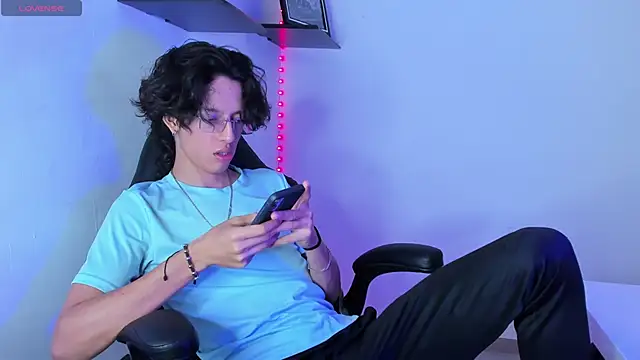 manu vera online show from September 10, 2025, 8:09 pm