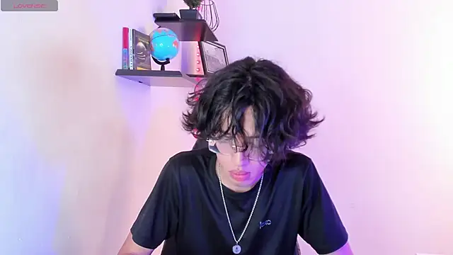 manu vera online show from September 17, 2025, 8:54 pm