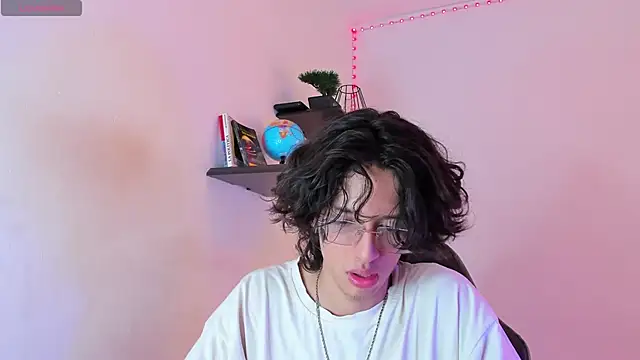 manu vera online show from October 3, 2025, 8:06 pm