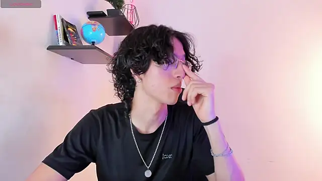 manu vera online show from October 5, 2025, 3:05 am