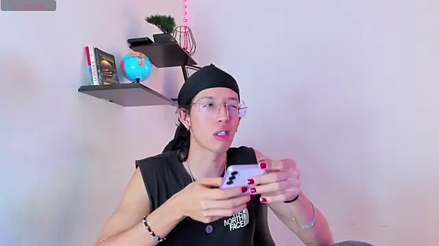 manu vera online show from October 11, 2025, 3:39 am