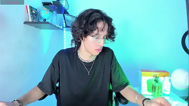 manu vera online show from October 21, 2025, 2:56 am