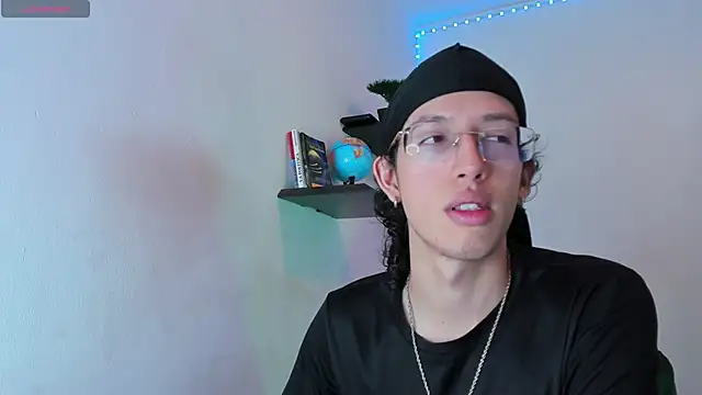 manu vera online show from October 25, 2025, 4:20 am