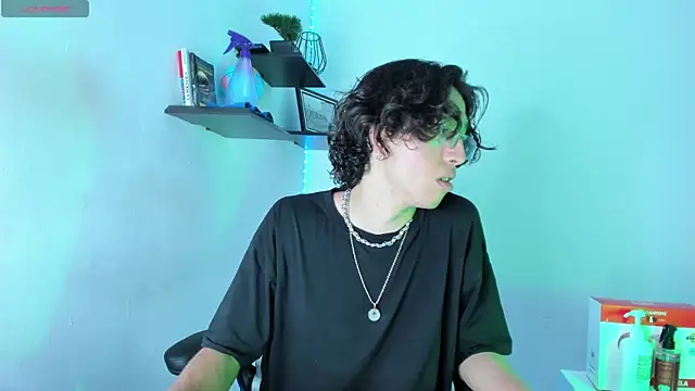 manu vera online show from November 2, 2025, 2:36 am