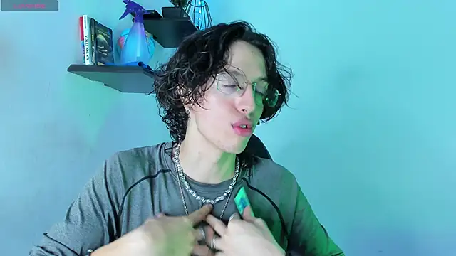 manu vera online show from November 4, 2025, 3:38 am