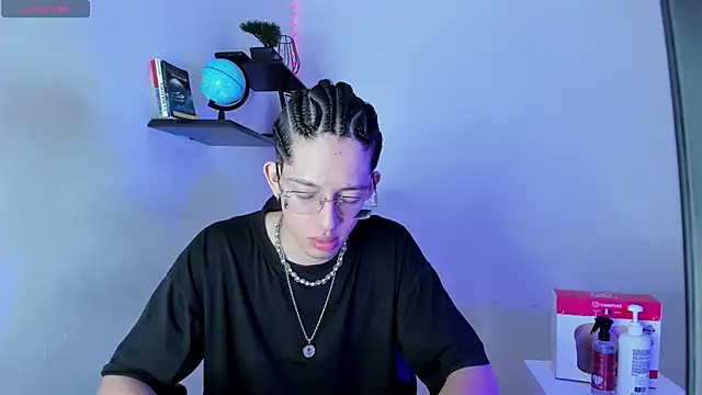 manu vera online show from November 11, 2025, 3:06 am