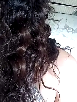 lucylovles online show from March 11, 2025, 11:55 am