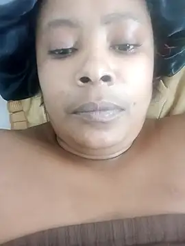 2Sweetysmile online show from March 12, 2026, 3:40 pm