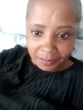 2Sweetysmile online show from April 18, 2026, 11:03 am