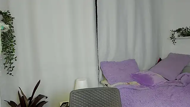 santy-kitty online show from September 28, 2025, 1:11 am