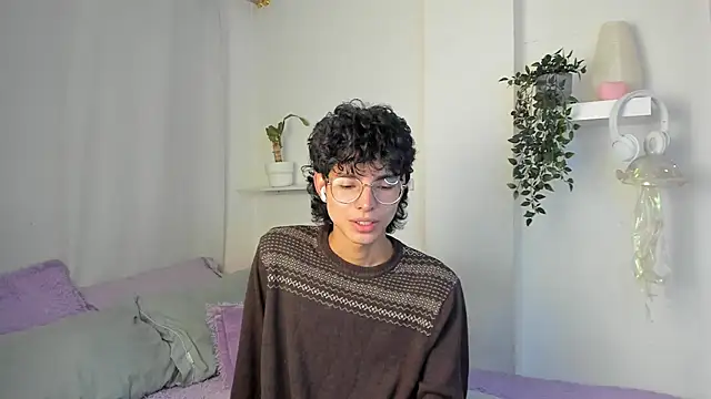 Snapshot of santy-kitty chatting on February 17, 2026, 12:40 am santy-kitty online show from February 17, 2026, 12:40 am