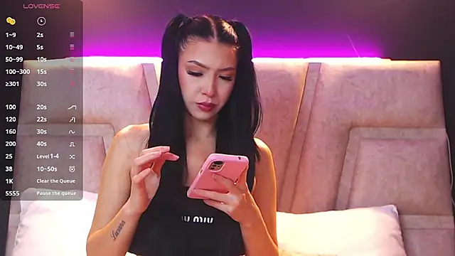 Snapshot of DanielaMarnt chatting on February 15, 2025, 2:11 pm DanielaMarnt online show from February 15, 2025, 2:11 pm