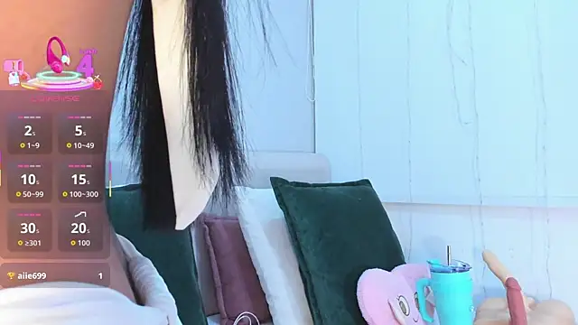 Snapshot of Isaa_Queen chatting on October 7, 2025, 7:44 pm Isaa Queen online show from October 7, 2025, 7:44 pm